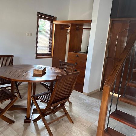 Villa Sari Bumi Menjangan Banyuwedang Exterior photo